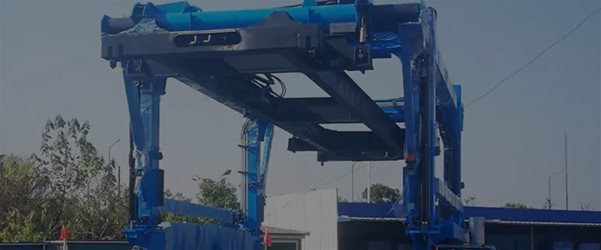 Container Straddle Carrier